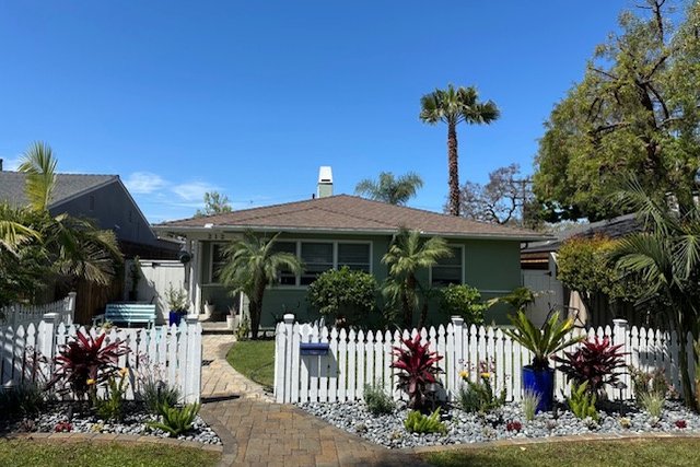 The finished front yard